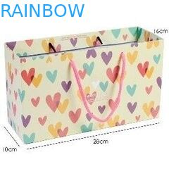 طباعة مسطحة التعامل مع كرافت أكياس الورق المخصص فتاة جميلة حقيبة تسوق مع القلب