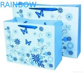 طباعة مسطحة التعامل مع كرافت أكياس الورق المخصص فتاة جميلة حقيبة تسوق مع القلب