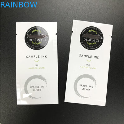 حقيبة عينة صغيرة يمكن التخلص منها مخصصة لمصل العين منظف الوجه بثلاثة جوانب مختومة لمنتجات الماكياج