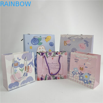 أحدث ما يصل إلى 10 ألوان مقبولة متوفرة طباعة رقمية مخصصة شعار مطبوع حقيبة ورق التسوق