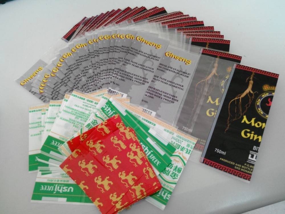 تطبيق اليد تقليص كم تسميات لزجاجة ماء جوز الهند التعبئة والتغليف