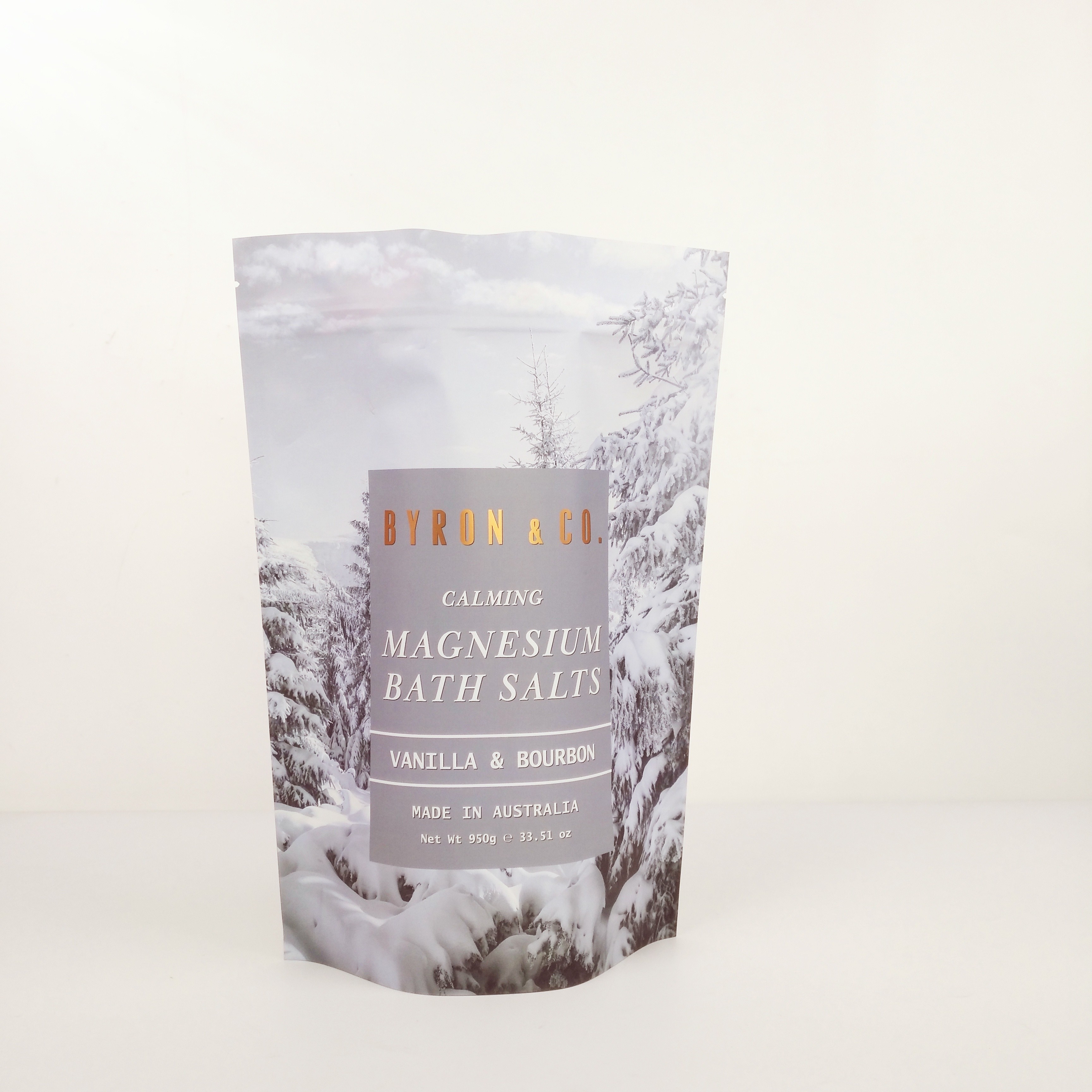 تخزين طعام الحيوانات الأليفة الصديق للبيئة في الألوان CMYK