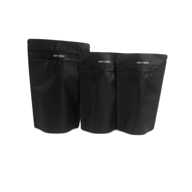 في المخزون رقائق الألومنيوم السوداء للأطفال مقاومة للأكل للأكل من الدرجة الغذائية على شكل زهرة غائر CBD القنب التعبئة والتغليف للرائحة حقيبة برهان