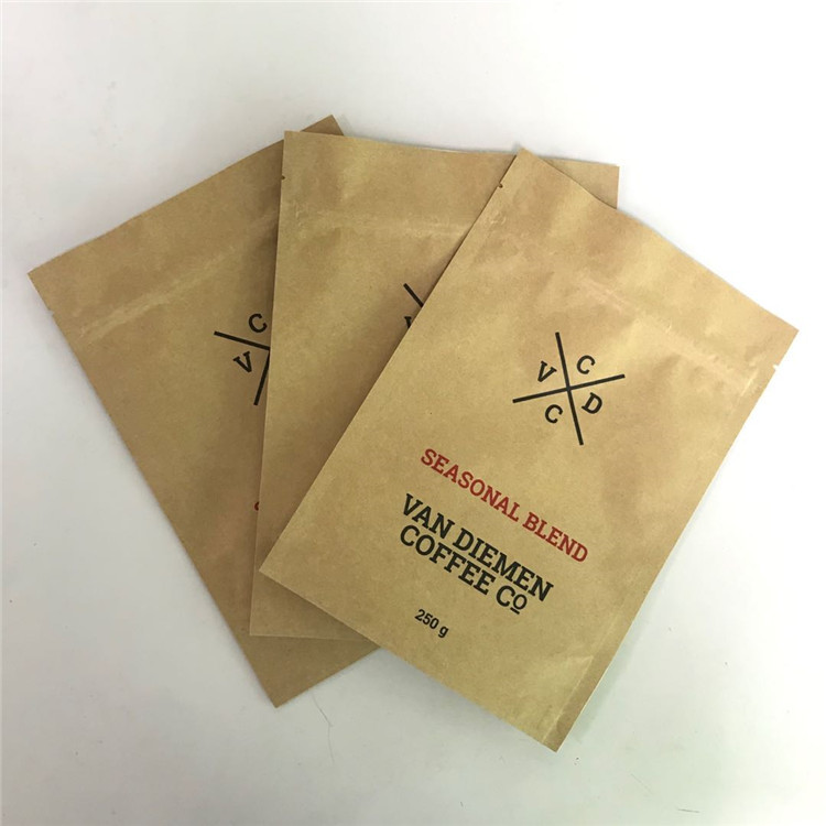 أكياس Kraft Zip Lock Stand up مع الشق المسيل للدموع ونافذة ماتي